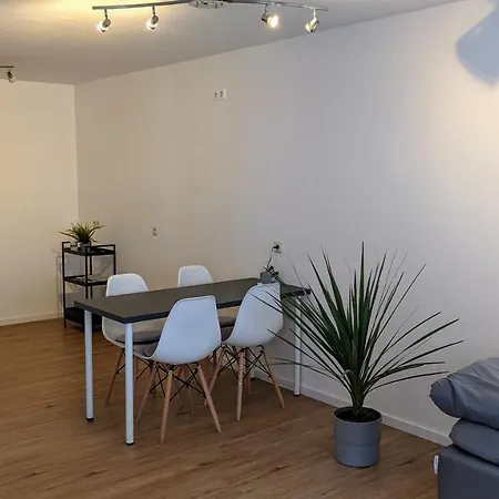 Helle Offene Innenstadtwohnung Mit Balkon Apartment