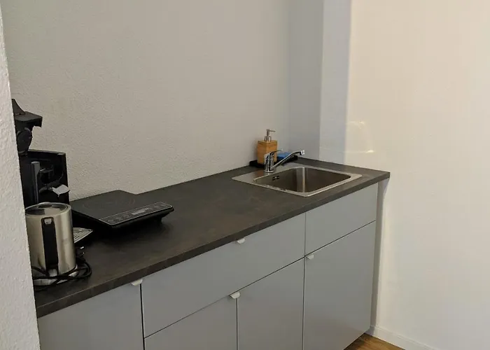 Helle Offene Innenstadtwohnung Mit Balkon شقة *