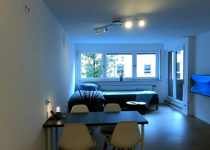 Helle Offene Innenstadtwohnung Mit Balkon